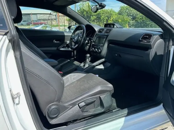 Volkswagen Scirocco 2.0 TDI Sport 11
