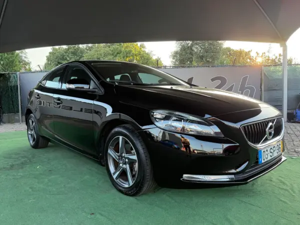 Volvo V40 2.0 D2 Momentum 1