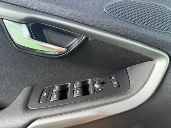 Volvo V40 2.0 D2 Momentum 21