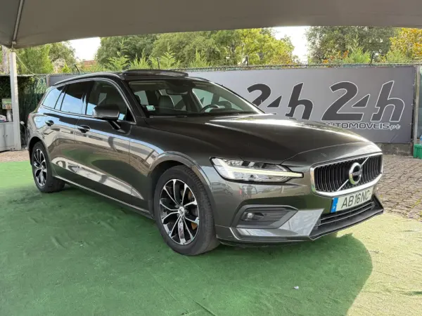 Volvo V60 2.0 D3 Momentum Plus 1