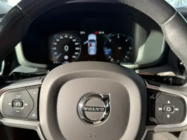 Volvo V60 2.0 D3 Momentum Plus 2