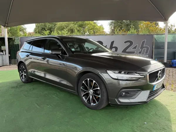Volvo V60 2.0 D3 Momentum Plus 9