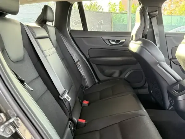 Volvo V60 2.0 D3 Momentum Plus 13