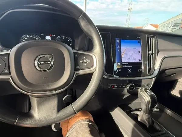 Volvo V60 2.0 D3 Momentum Plus 16