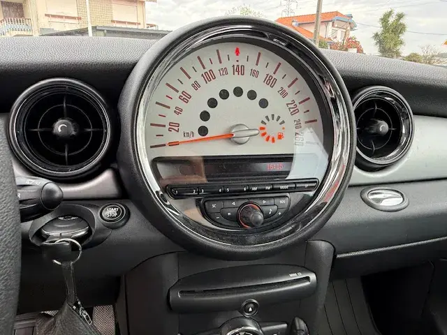 MINI 3 Portas One D 11