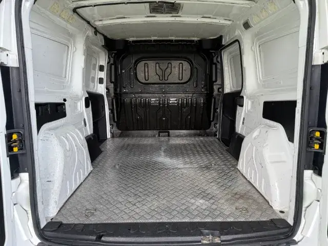 Opel Combo 1.6 CDTi L2H1 S/S Easytronic 17