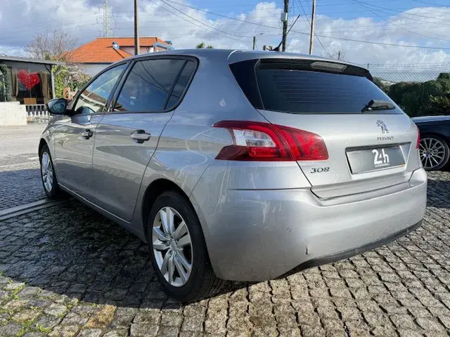 Peugeot 308 1.6 e-HDi Allure 6
