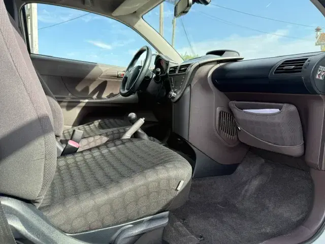 Toyota iQ 1.4 D-4D 2 7