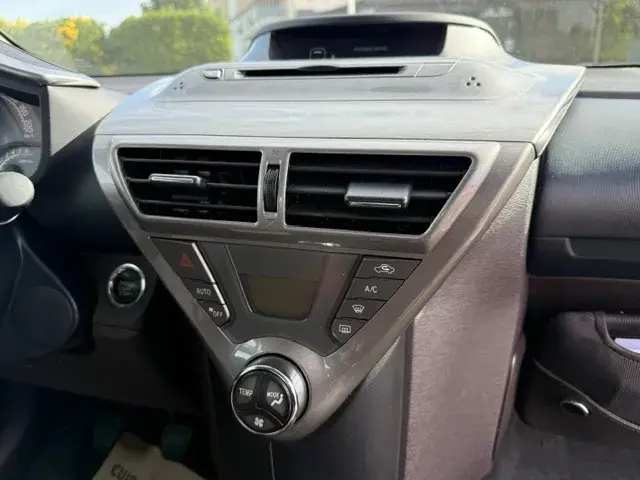 Toyota iQ 1.4 D-4D 2 10