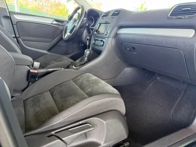 Volkswagen Golf 1.6 TDi Highline DSG 8