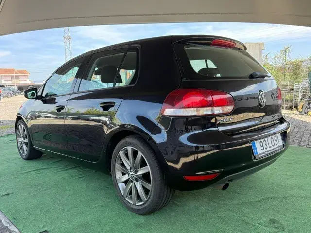 Volkswagen Golf 1.6 TDi Highline DSG 7