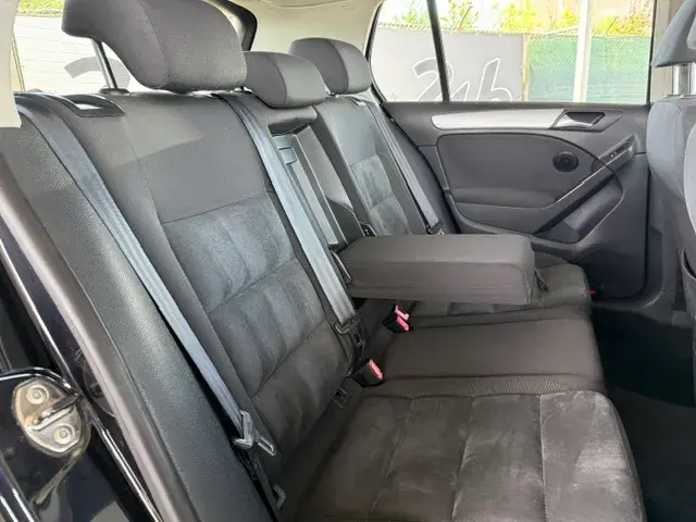 Volkswagen Golf 1.6 TDi Highline DSG 10