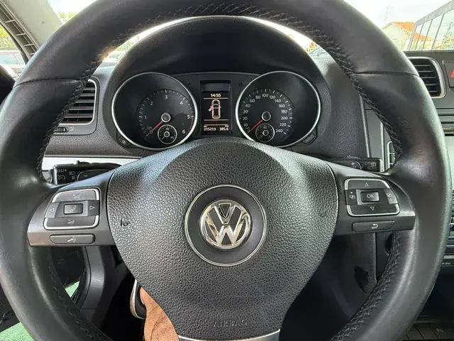 Volkswagen Golf 1.6 TDi Highline DSG 14