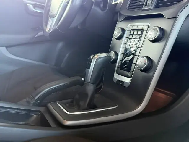 Volvo V40 2.0 D2 Momentum 3