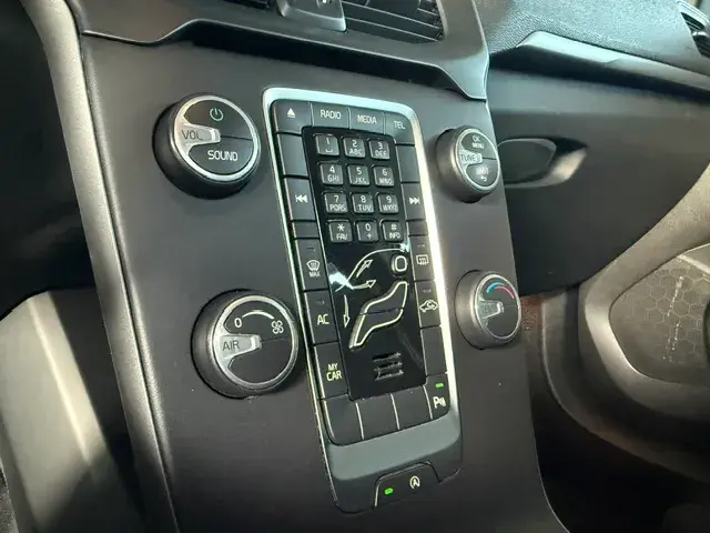 Volvo V40 2.0 D2 Momentum 5
