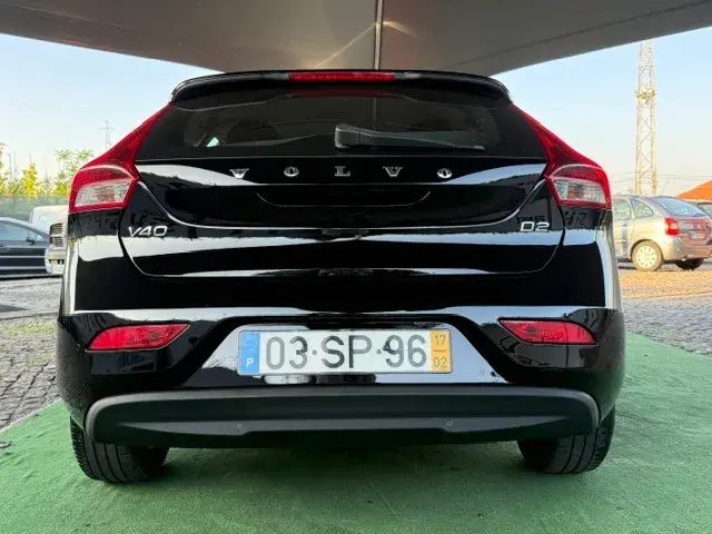 Volvo V40 2.0 D2 Momentum 8
