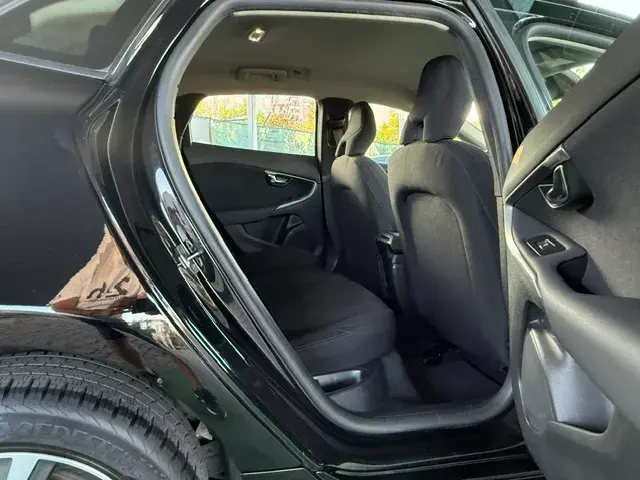 Volvo V40 2.0 D2 Momentum 13