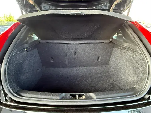 Volvo V40 2.0 D2 Momentum 18