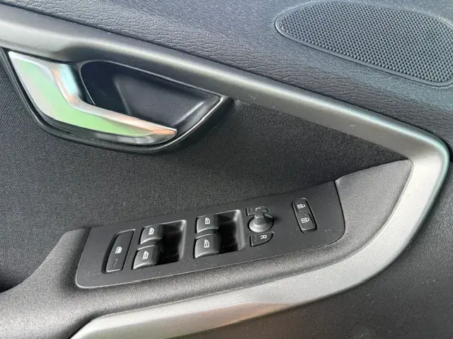 Volvo V40 2.0 D2 Momentum 21
