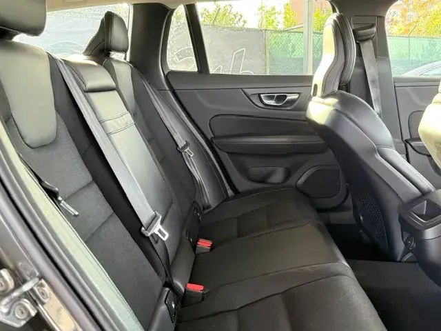 Volvo V60 2.0 D3 Momentum Plus 13