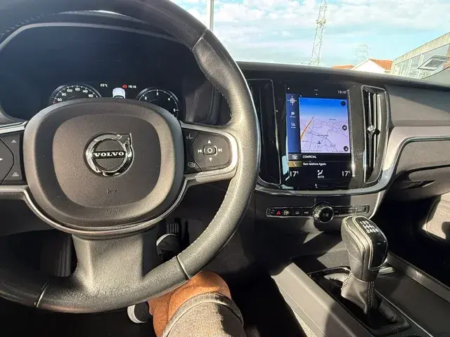 Volvo V60 2.0 D3 Momentum Plus 16