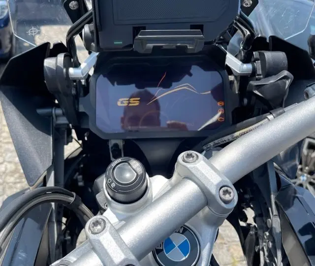 BMW C 650 GT 1200 GS Exclusive triple back 8