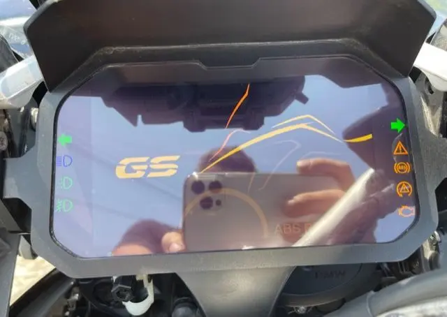 BMW C 650 GT 1200 GS Exclusive triple back 12