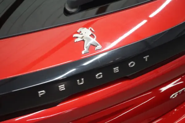 Peugeot 208 1.2 PureTech Allure Pack 12