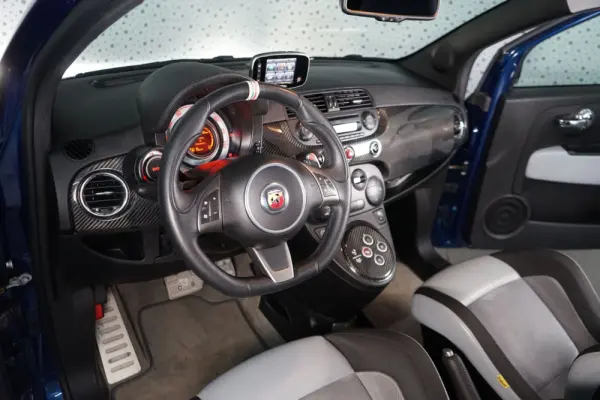 Abarth 695 Outro 17