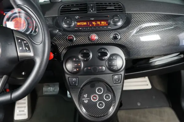 Abarth 695 Outro 29