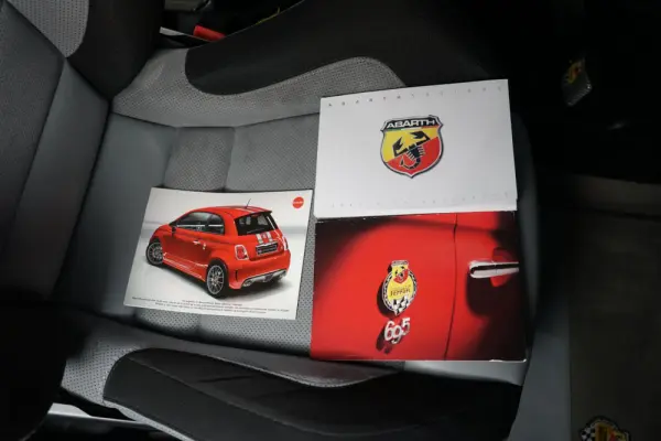 Abarth 695 Outro 60