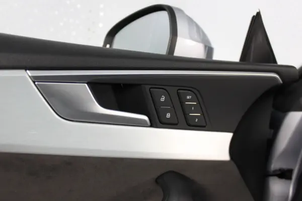 Audi A5 Cabrio 2.0 TDi S-line S tronic 14