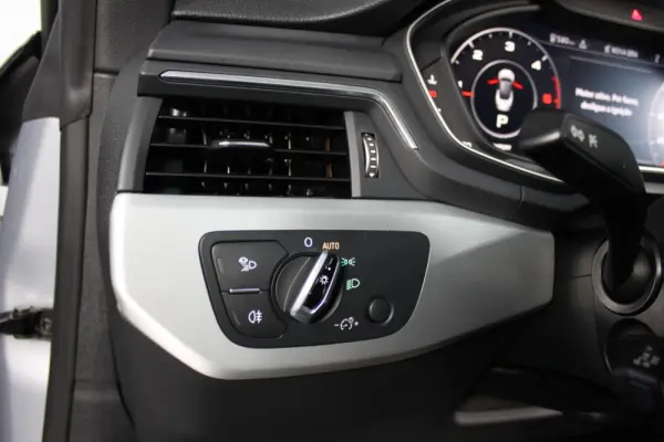 Audi A5 Cabrio 2.0 TDi S-line S tronic 19