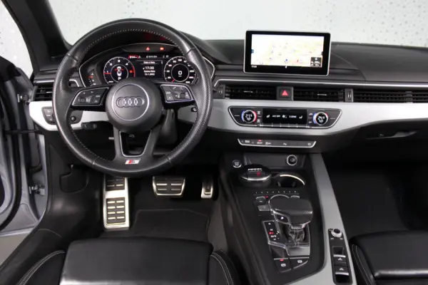 Audi A5 Cabrio 2.0 TDi S-line S tronic 46