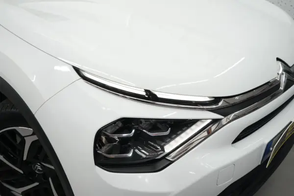 Citroen C4 1.2 PureTech Shine 9