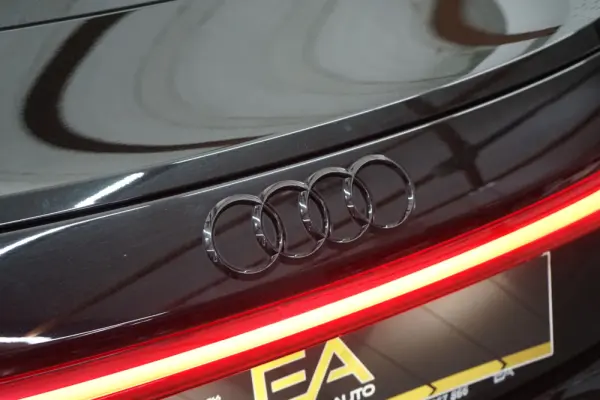 Audi e-tron GT quattro 12