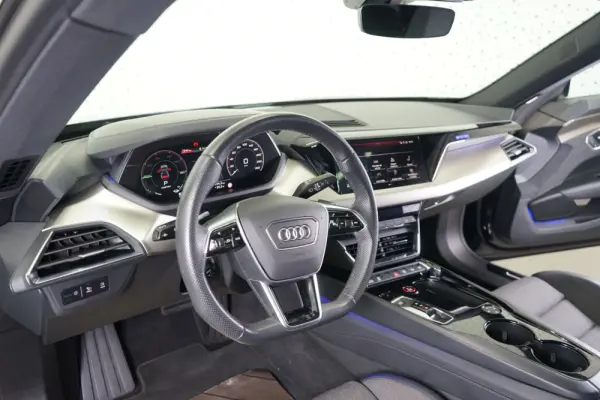 Audi e-tron GT quattro 16