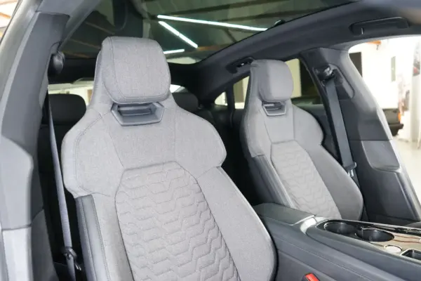 Audi e-tron GT quattro 43