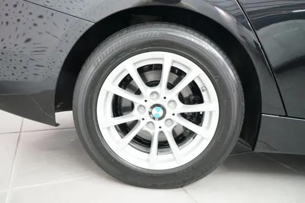 BMW 320 d Line Luxury 13