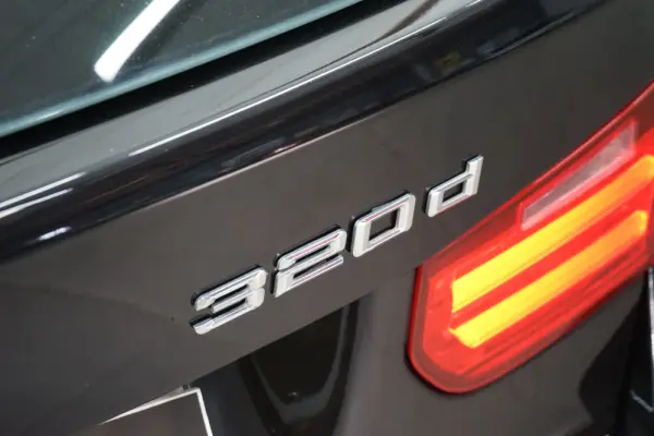 BMW 320 d Line Luxury 16