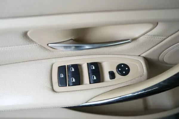 BMW 320 d Line Luxury 22