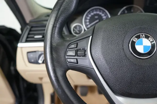 BMW 320 d Line Luxury 24