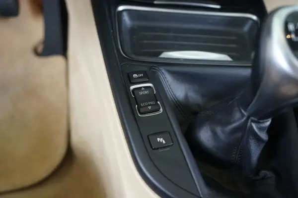 BMW 320 d Line Luxury 32