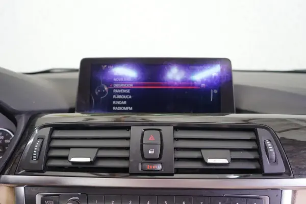 BMW 320 d Line Luxury 35