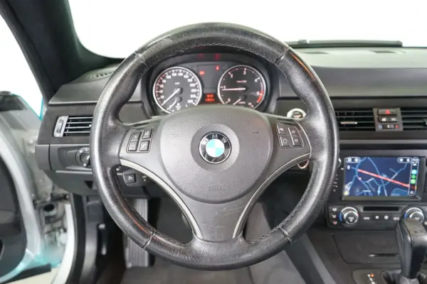 BMW 320 d Coupe Auto 23