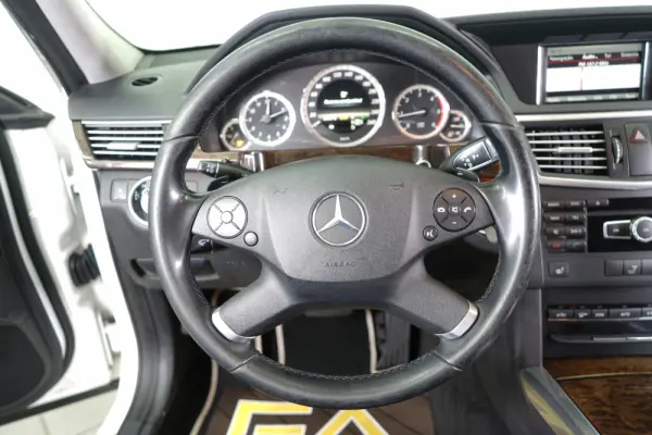 Mercedes-Benz E 250 CDi Elegance BlueEfficiency Auto. 21