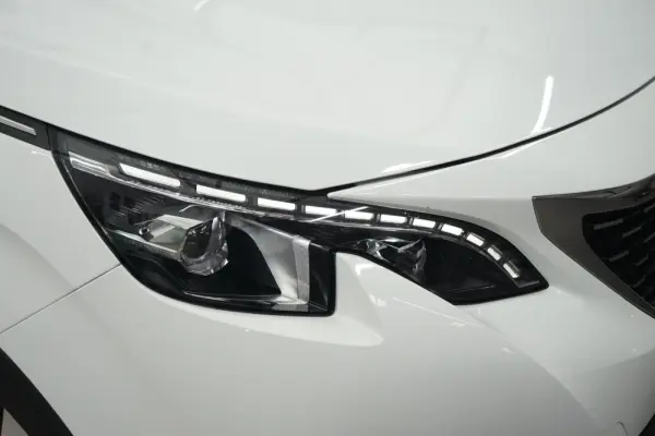 Peugeot 3008 1.2 PureTech Allure Pack EAT8 9