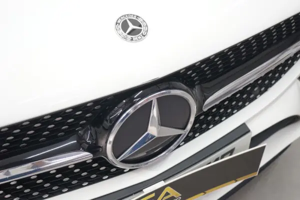 Mercedes-Benz CLA 180 7G-DCT AMG Line 8