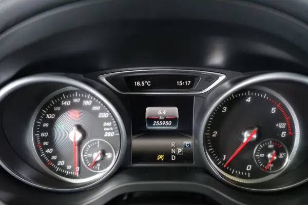 Mercedes-Benz CLA 180 d Shooting Brake AMG Line Aut. 29