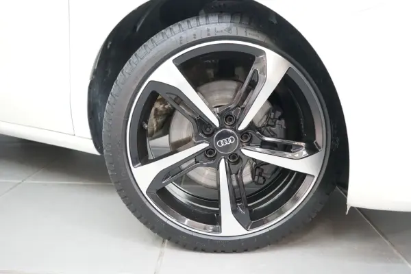 Audi A1 1.6 TDI Ambition 10